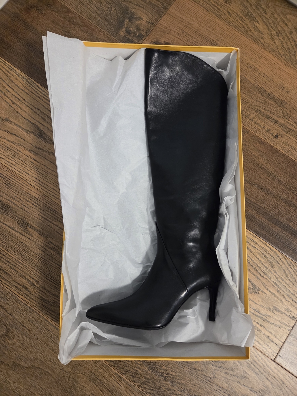 Black Leather Knee-High Stiletto Boot - Women's